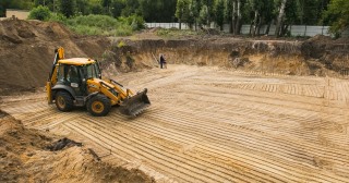 Разработка котлована Октябрьский, цена от 316 руб./м3.